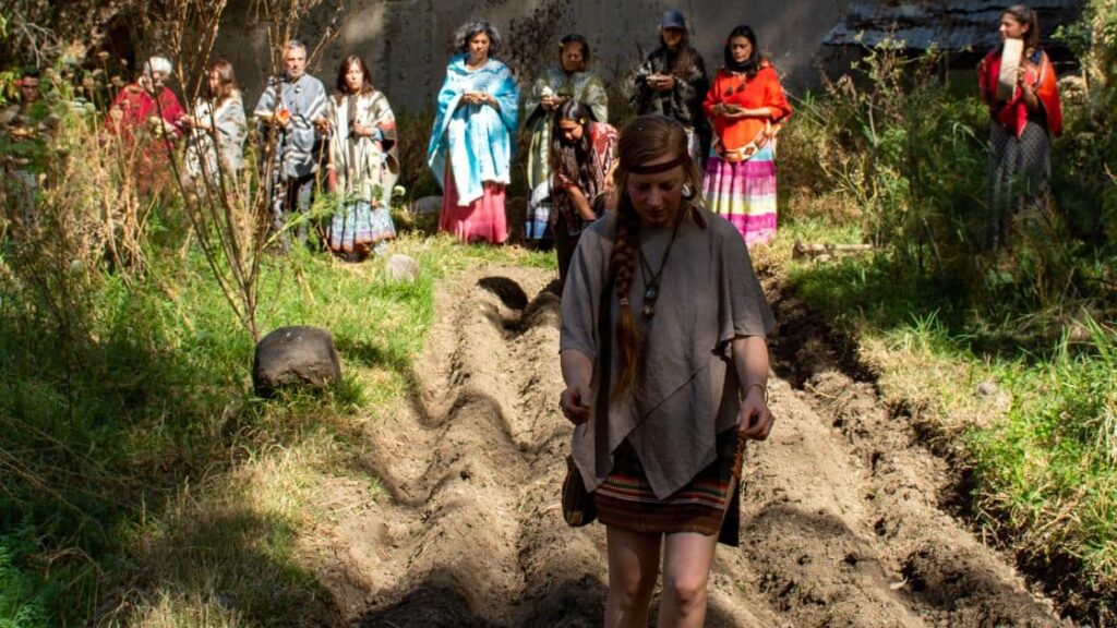 La mujer i la tierra